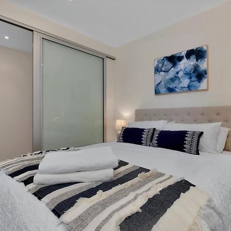 Appartamento Sea And Park Deluxe Glenelg Esterno foto